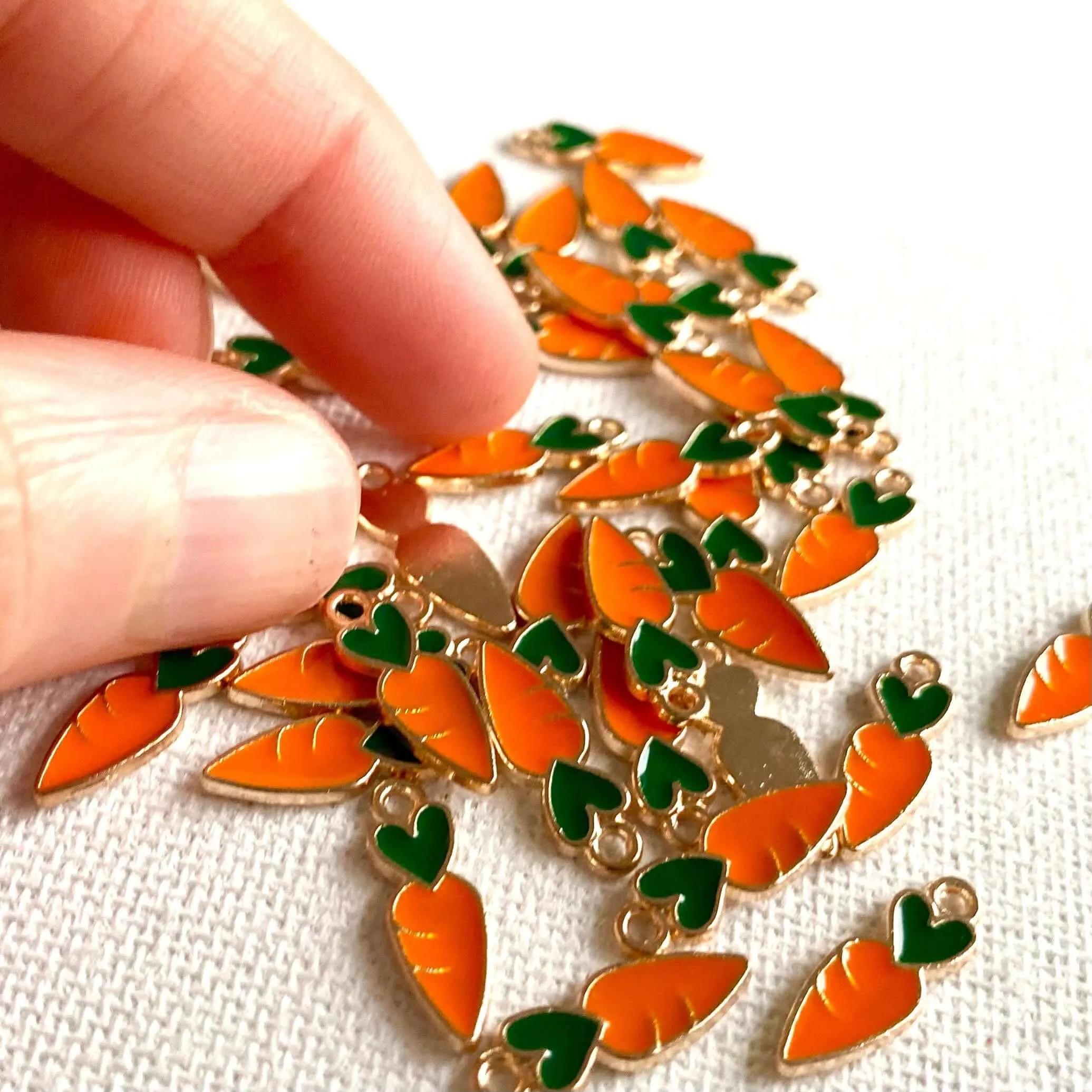 Tiny Carrot charms Enamel Metal pendants